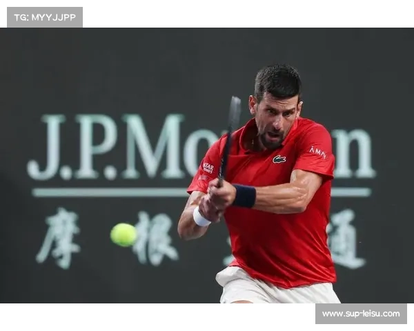38岁德约科维奇晋级上海大师赛四强镜头定格福字巧看小抄成亮点